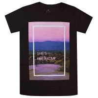 THE 1975 She's American Tシャツ